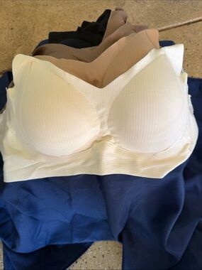 Seamless Everyday Wireless Bra - set of 5 size 1X